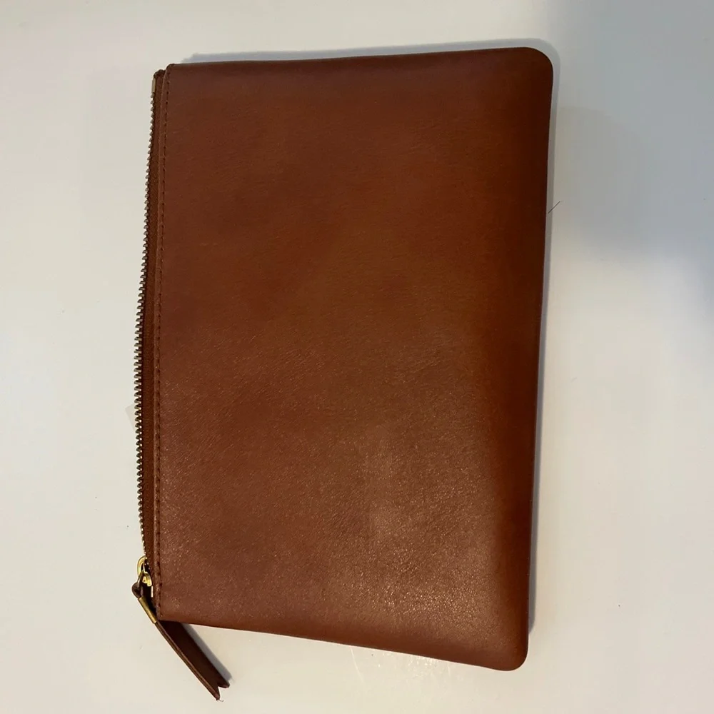 Madewell leather “the pouch” clutch - Picture 3 of 13